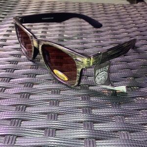 PUGS WOODGRAIN SHATTER-RESISTANT sunglasses